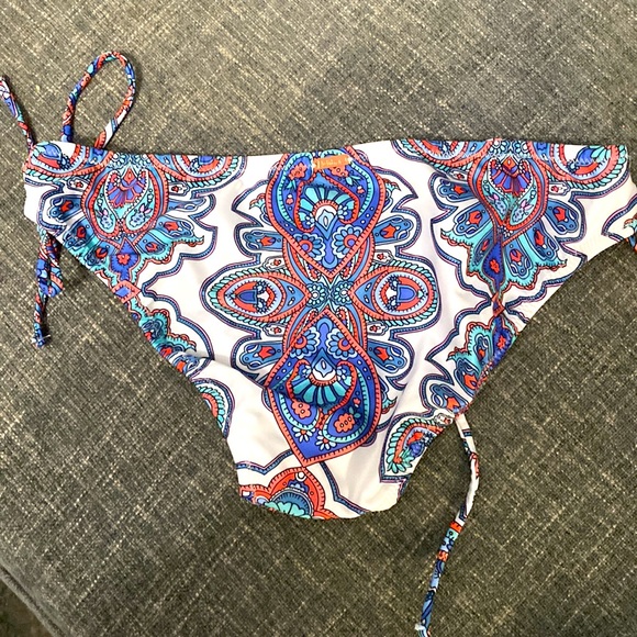 2 For $8 Raisins Adjustable Side Tie Bikini - Picture 3 of 4